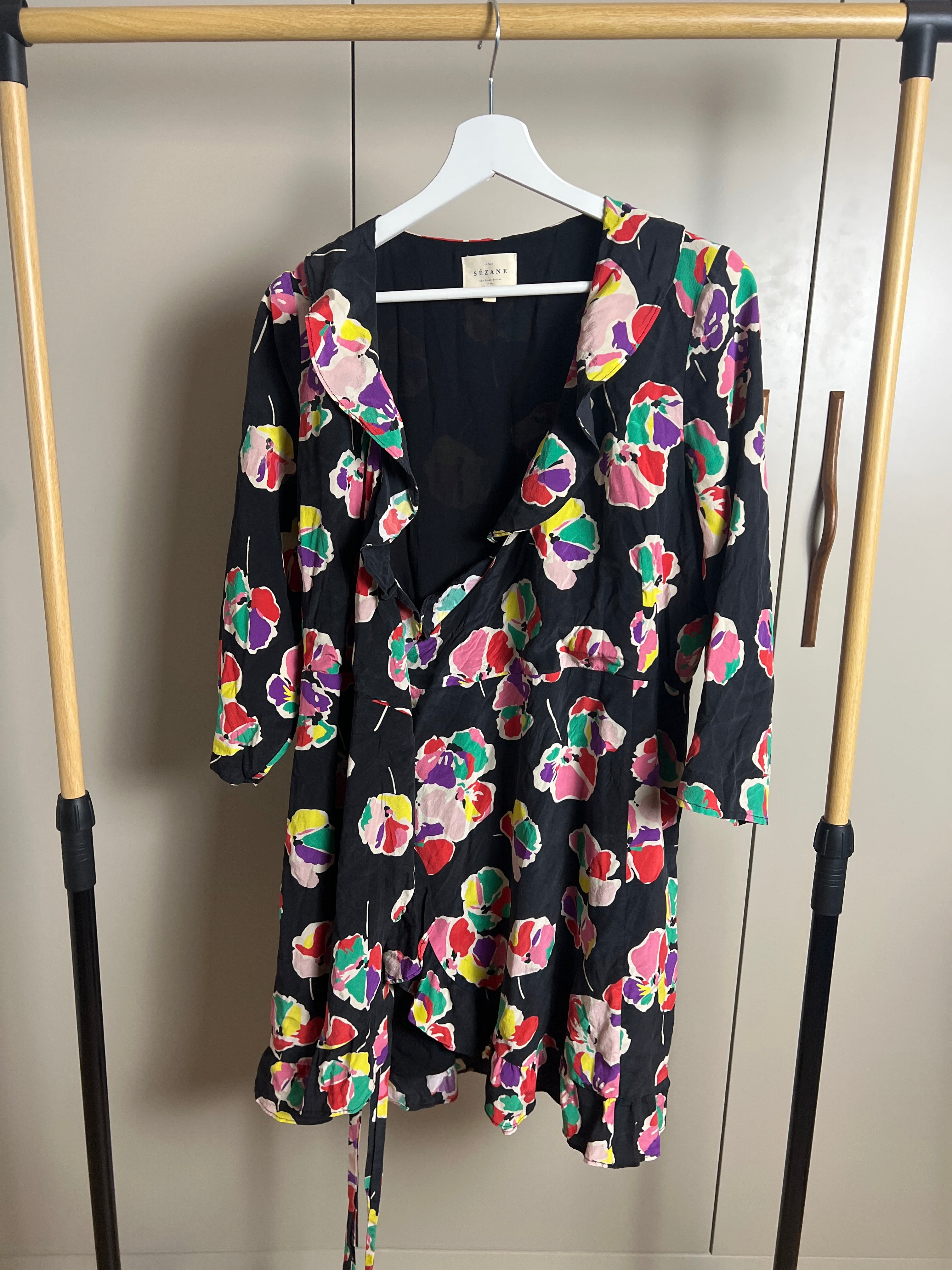 Robe portefeuille fleurie Sézane — Encore Lyon